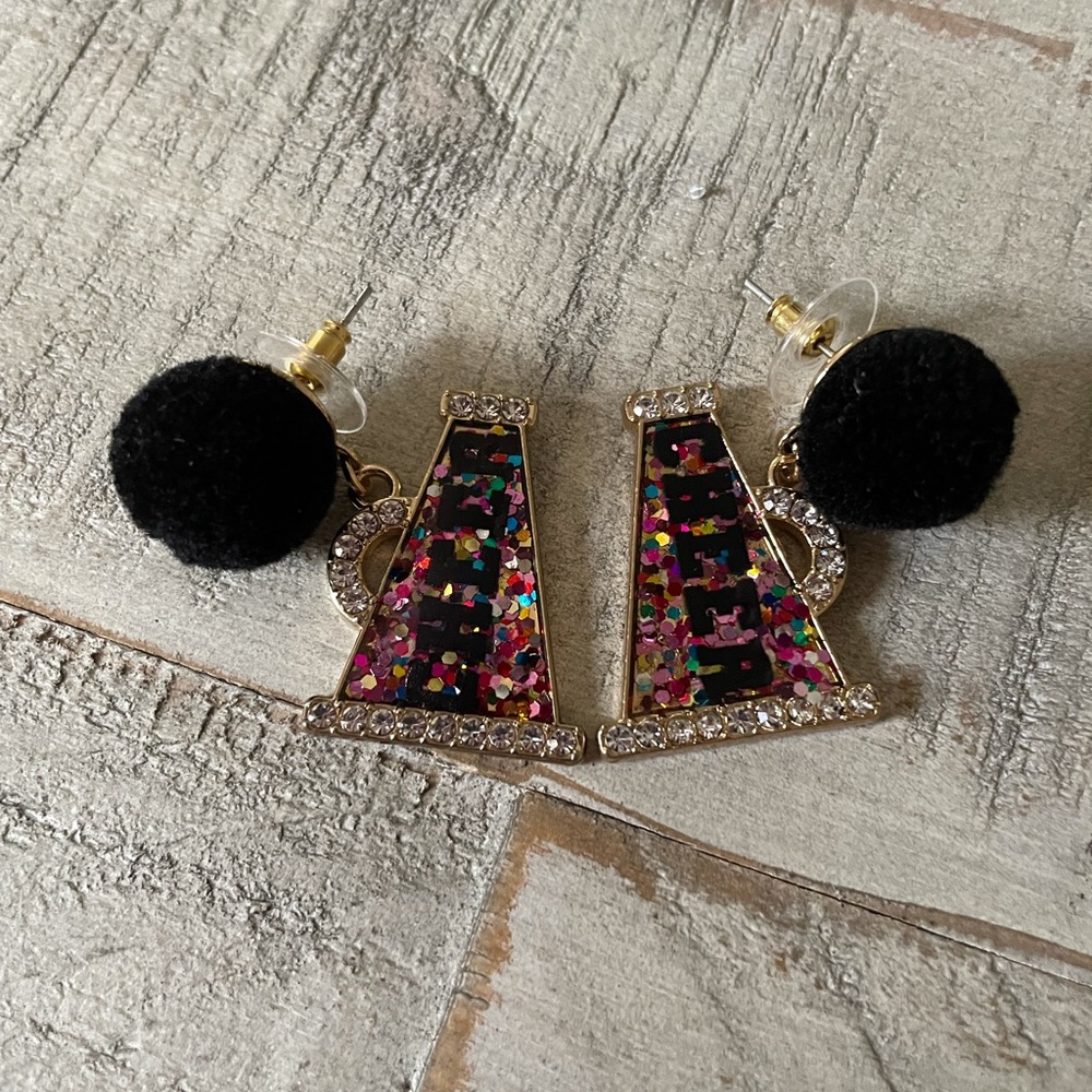 Go, fight, win, earrings!!